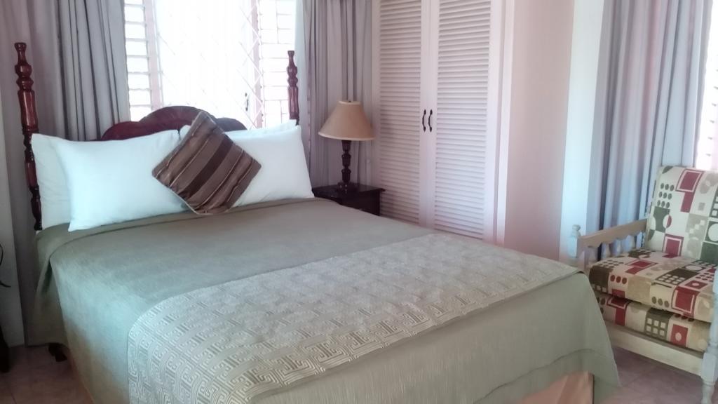 Silver Creek Resort Runaway Bay Esterno foto
