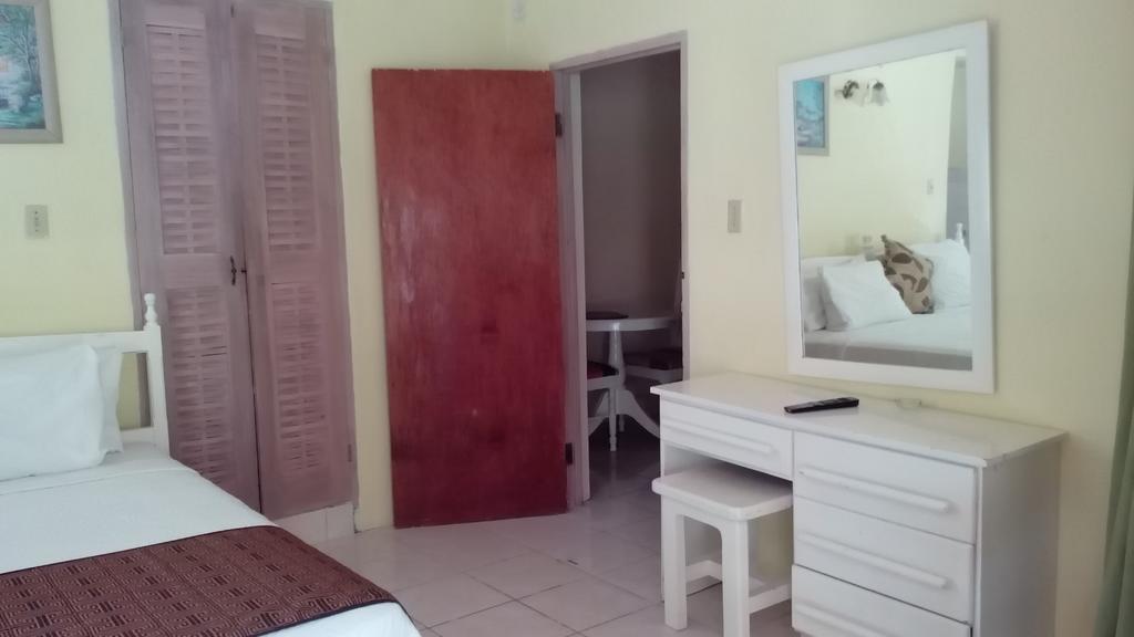Silver Creek Resort Runaway Bay Esterno foto