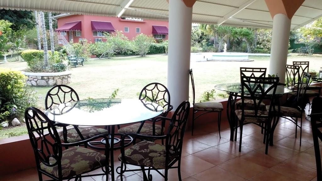 Silver Creek Resort Runaway Bay Esterno foto