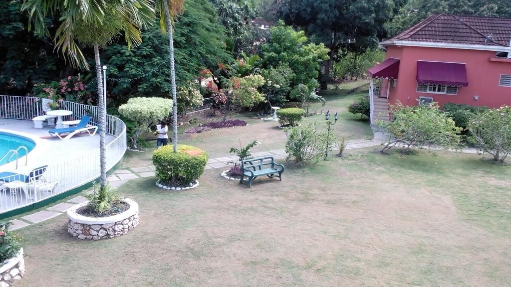 Silver Creek Resort Runaway Bay Esterno foto