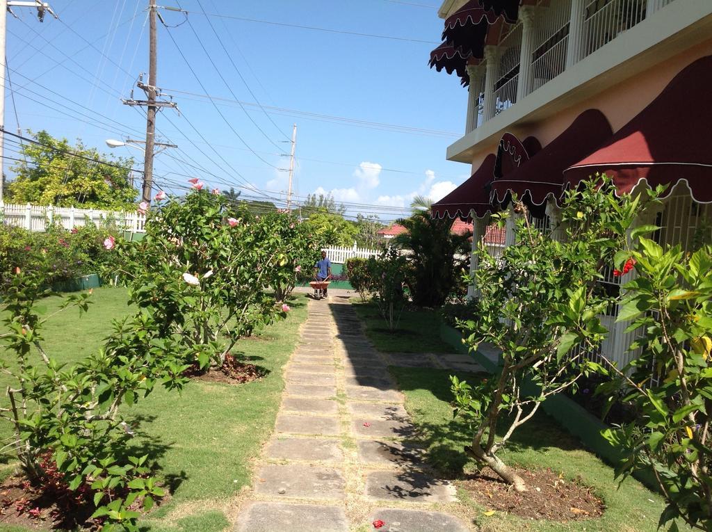 Silver Creek Resort Runaway Bay Esterno foto